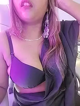 LoveLy-Soneya webcam