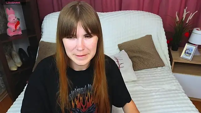 EmilyCuper_ webcam