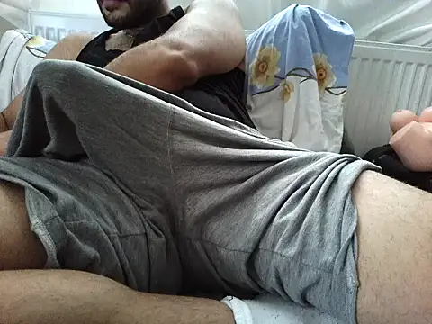 bigdickguy21cm webcam