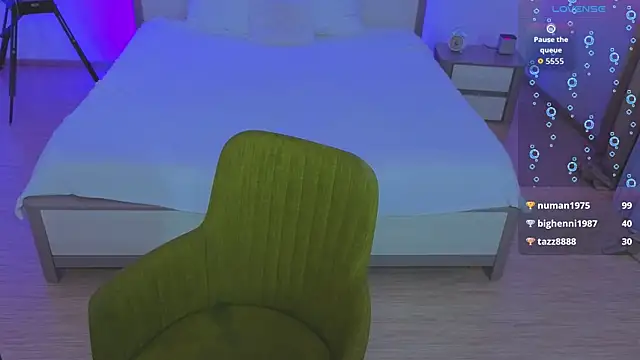 EricaMoonn webcam