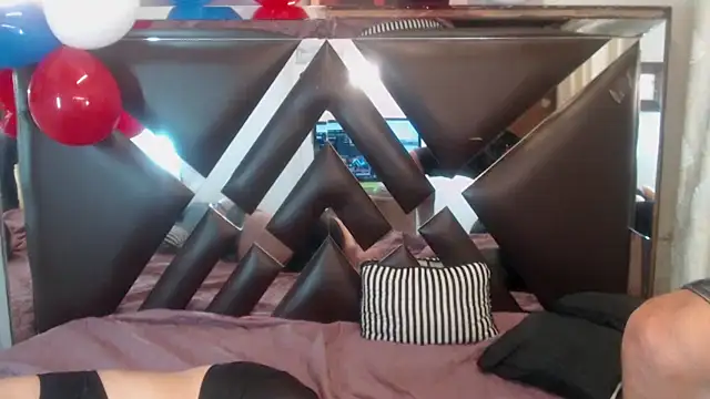 Milo_and_Mily webcam