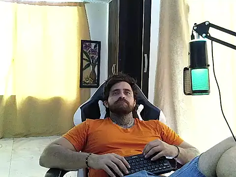 aronmiller404 webcam