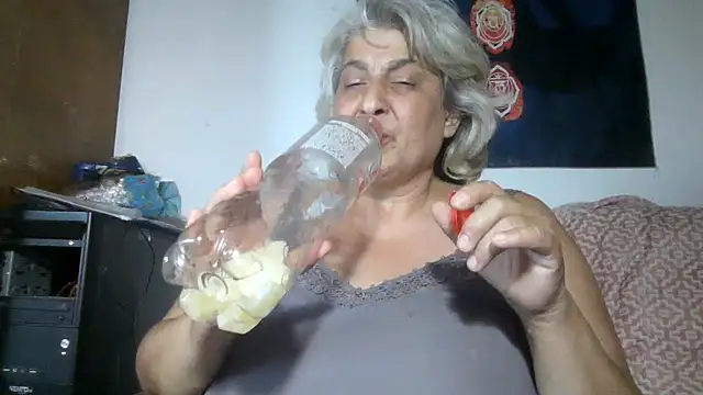 ExquisiteMature webcam