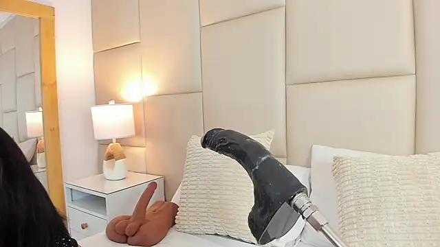 AntoniaRoss_ webcam