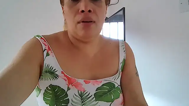 Layla-Astrum webcam
