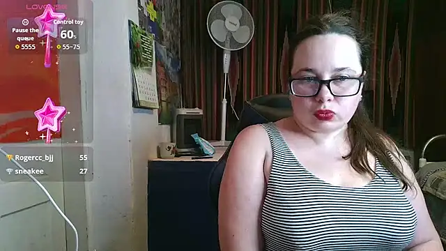 Cora_Maro webcam