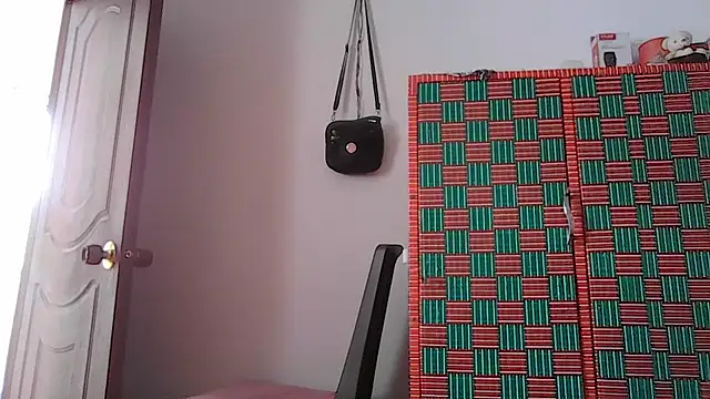 Layla-Astrum webcam