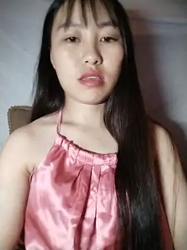 Cherry-squirtt live cam on StripChat