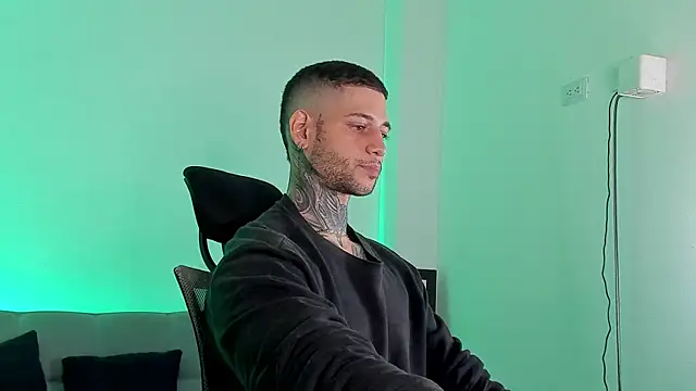 _jamesleandros1 webcam