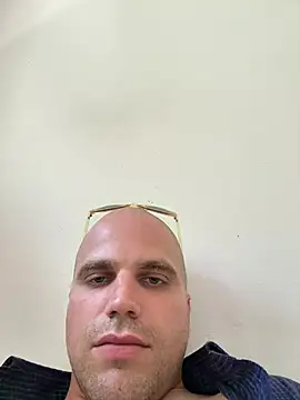 Showrunnerwright1on1 webcam