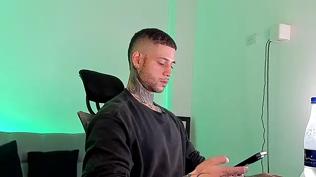 _jamesleandros1 webcam