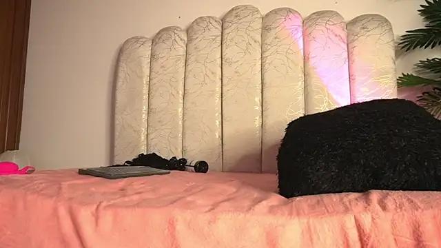 pocahotass_11 webcam