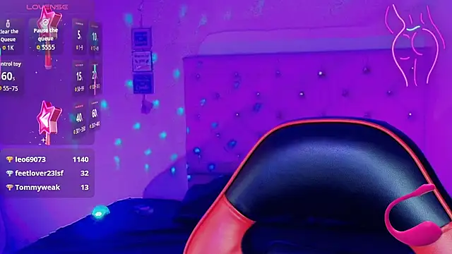 naomifire_ webcam