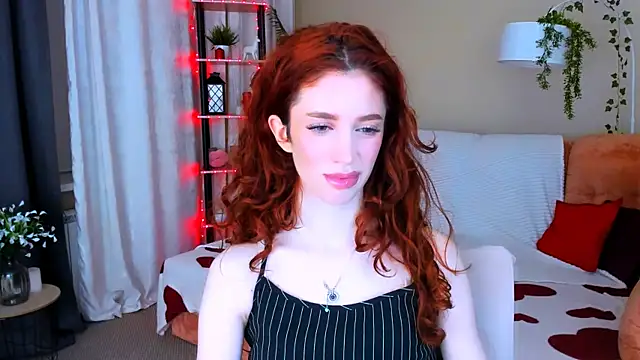 ChristinaConteeree webcam