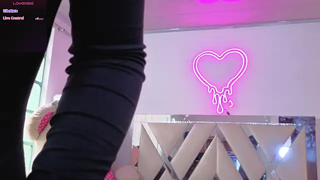 MILAH_TAY webcam