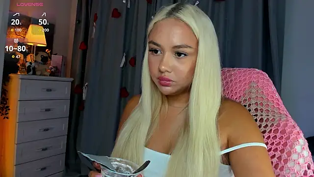 _Loneve__ webcam