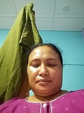 Rashi_bhabi live cam on StripChat