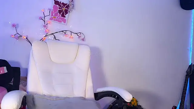 Lil_Belaa webcam