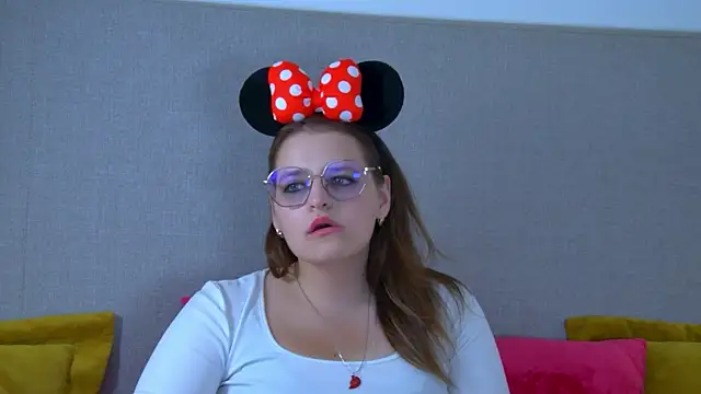 AlexaAvery webcam