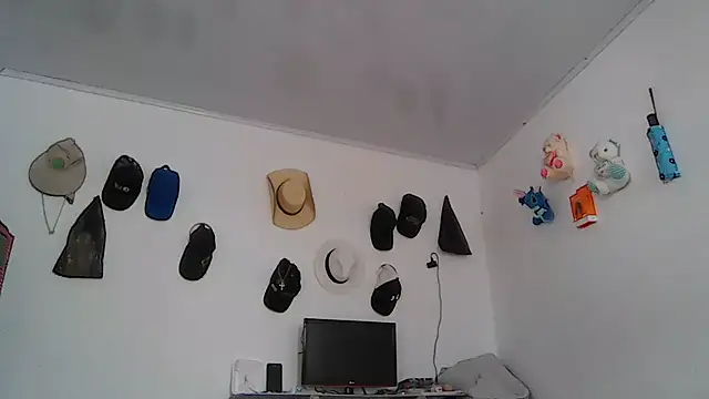 Layla-Astrum webcam