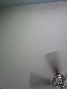 oliviaprettypussy webcam
