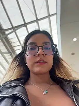 Pretty_roxxyy webcam