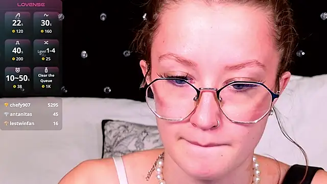 AmelieViolet webcam