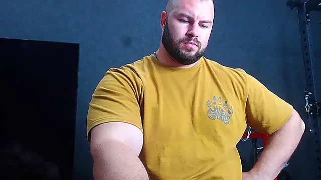 muscularjohnforuX webcam