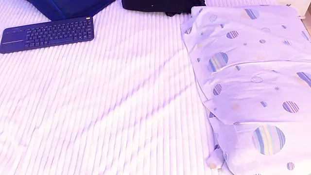 IsabelleDaza webcam