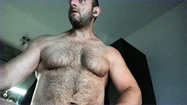Hugealphabeast webcam
