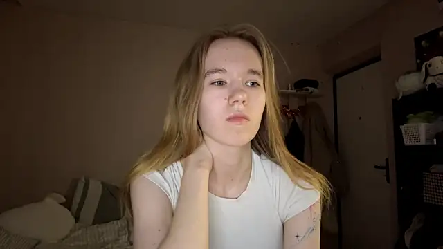 LeomaJee webcam