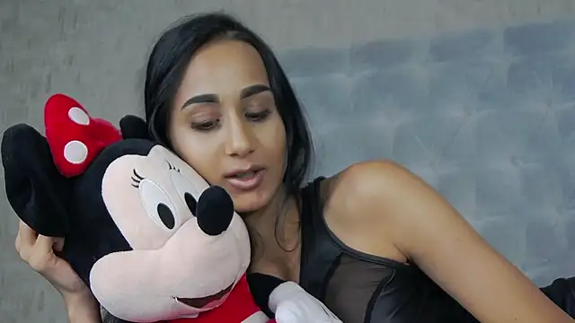 LexxyBloom webcam