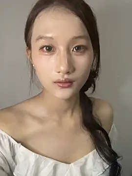 June-Baby webcam