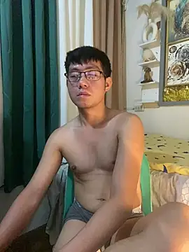 Live sex cam of xshyboyx