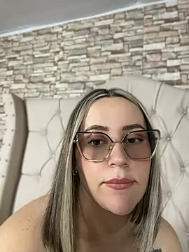 CurvyLust_x webcam