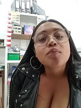 Mia_Risky-1 webcam