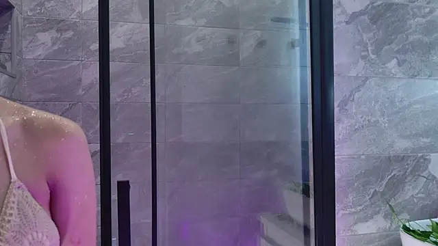 Playful_Lia webcam