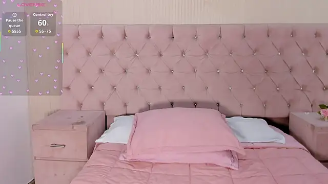 ZarinaWynne webcam