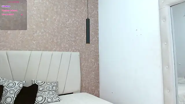 AliceSmity__ webcam