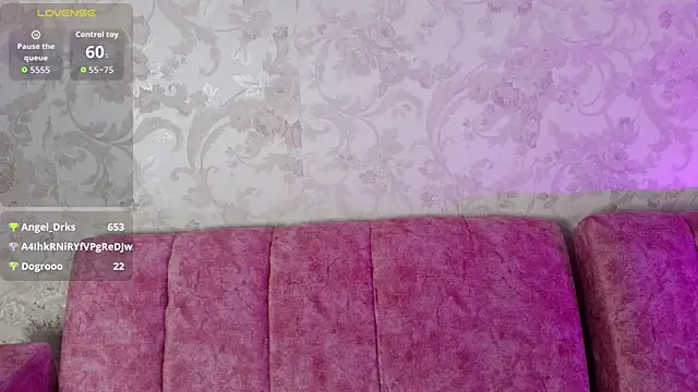 LiliMilk_21 webcam