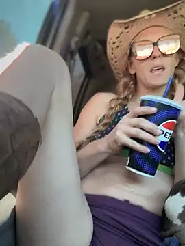 GoldenFlameGoddess webcam