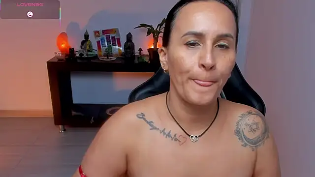 Sara_Charmy webcam