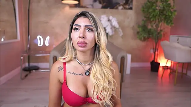 LucyyRosse webcam