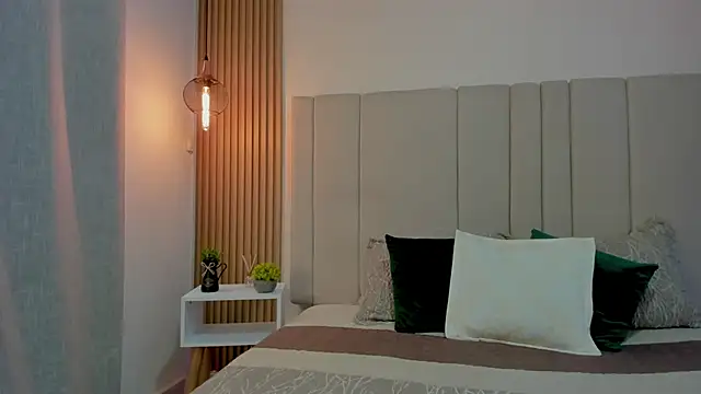Victoria_Rosee webcam