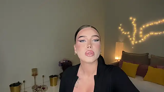 mistress_of_hearts webcam