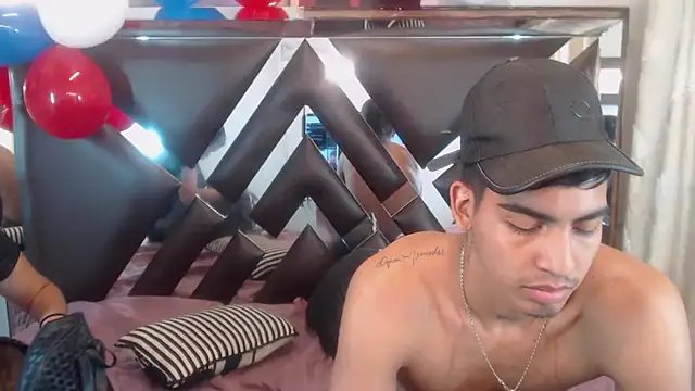 Milo_and_Mily webcam