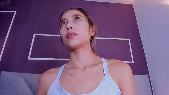 Naomi_Rousse webcam
