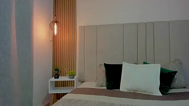Victoria_Rosee webcam