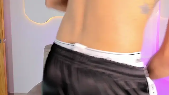 ArohomLester_ webcam