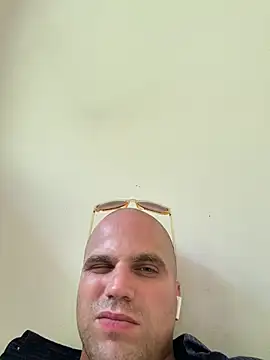 Showrunnerwright1on1 webcam